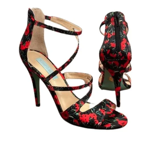 Betsey sales johnson izzy